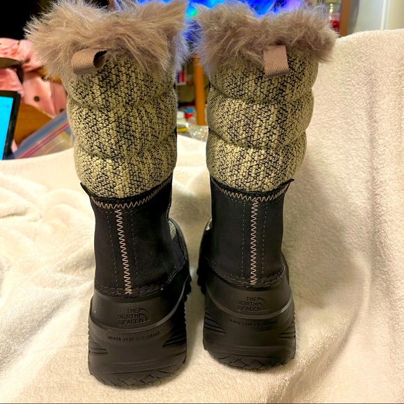 The North Face - Girls Suede WaterProof Boots sz 4 New- 200 gram Insulation - Picture 5 of 8